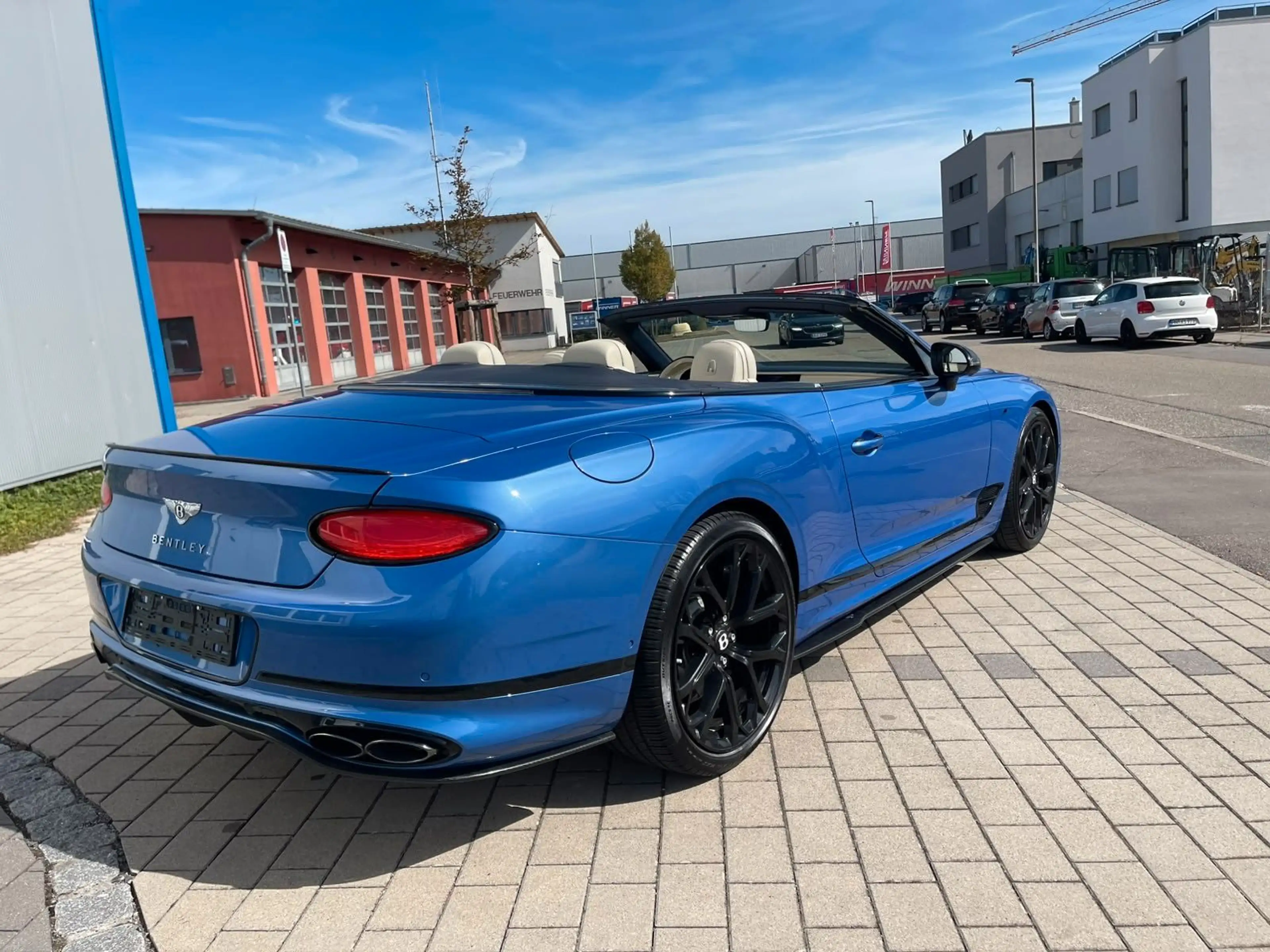 Bentley Continental GTC V8S — photo 5