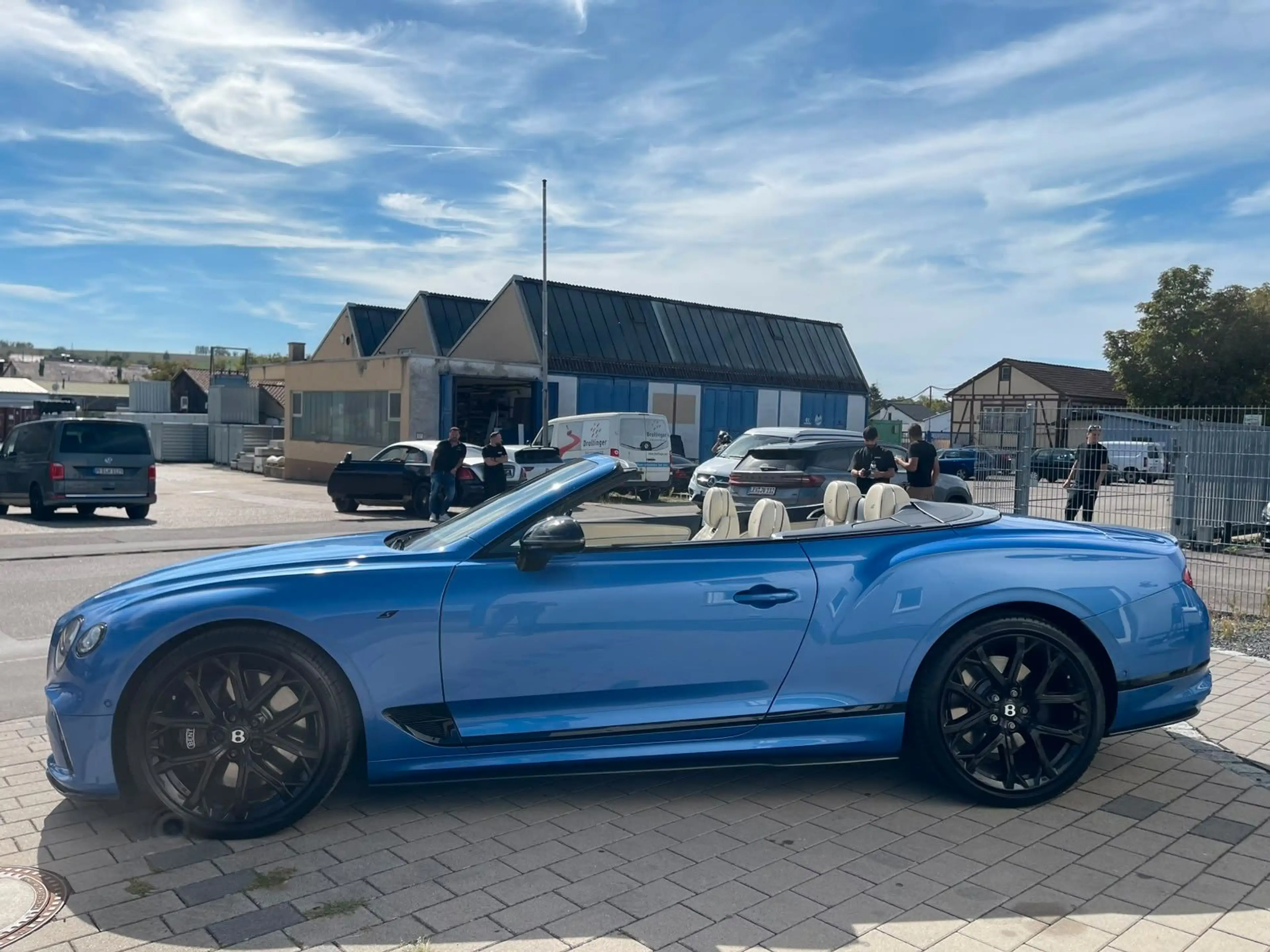 Bentley Continental GTC V8S — photo 4