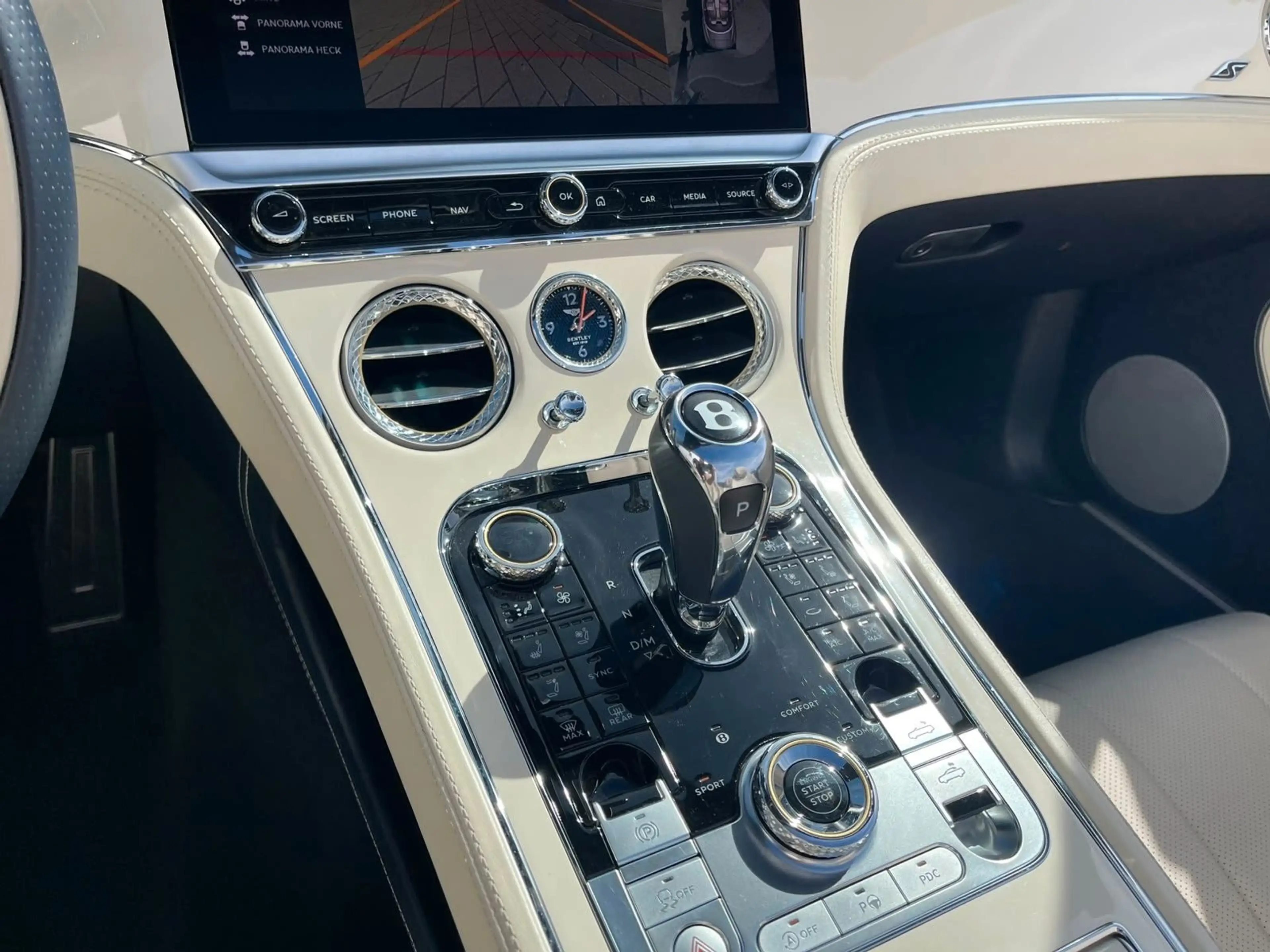 Bentley Continental GTC V8S — photo 13