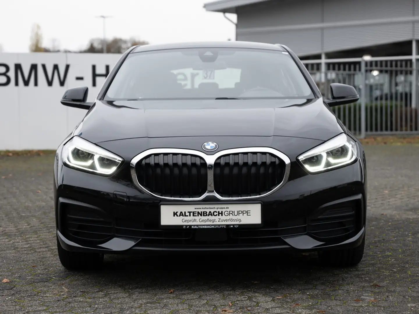 BMW 118 i Advantage LED W-LAN NAVI SITZHEIZUNG PDC Schwarz - 2
