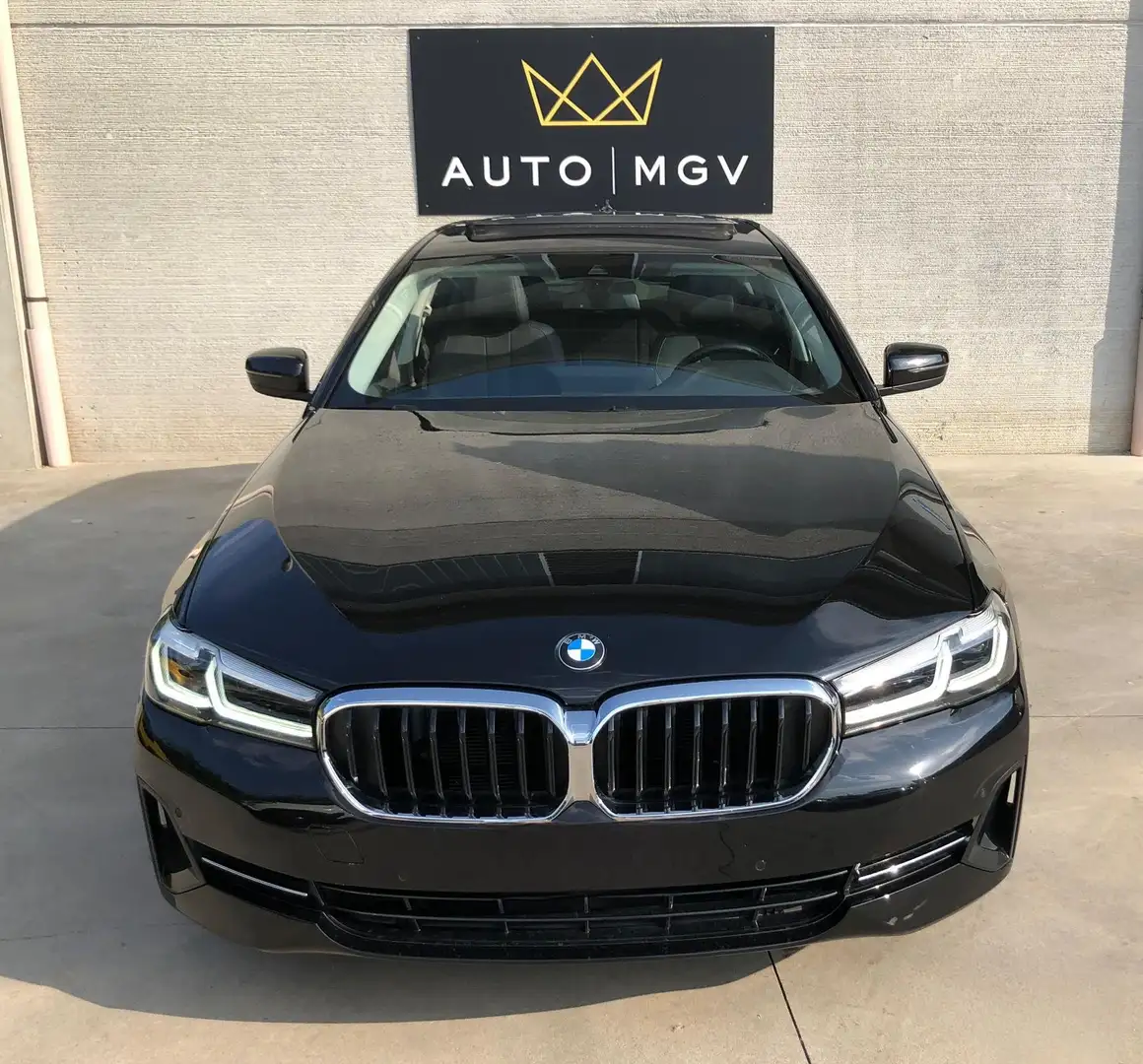 BMW 520 520d Touring mhev 48V Business auto* TETTO*GANCIO* Fekete - 2