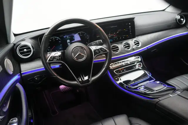 Mercedes-Benz 300 view 13