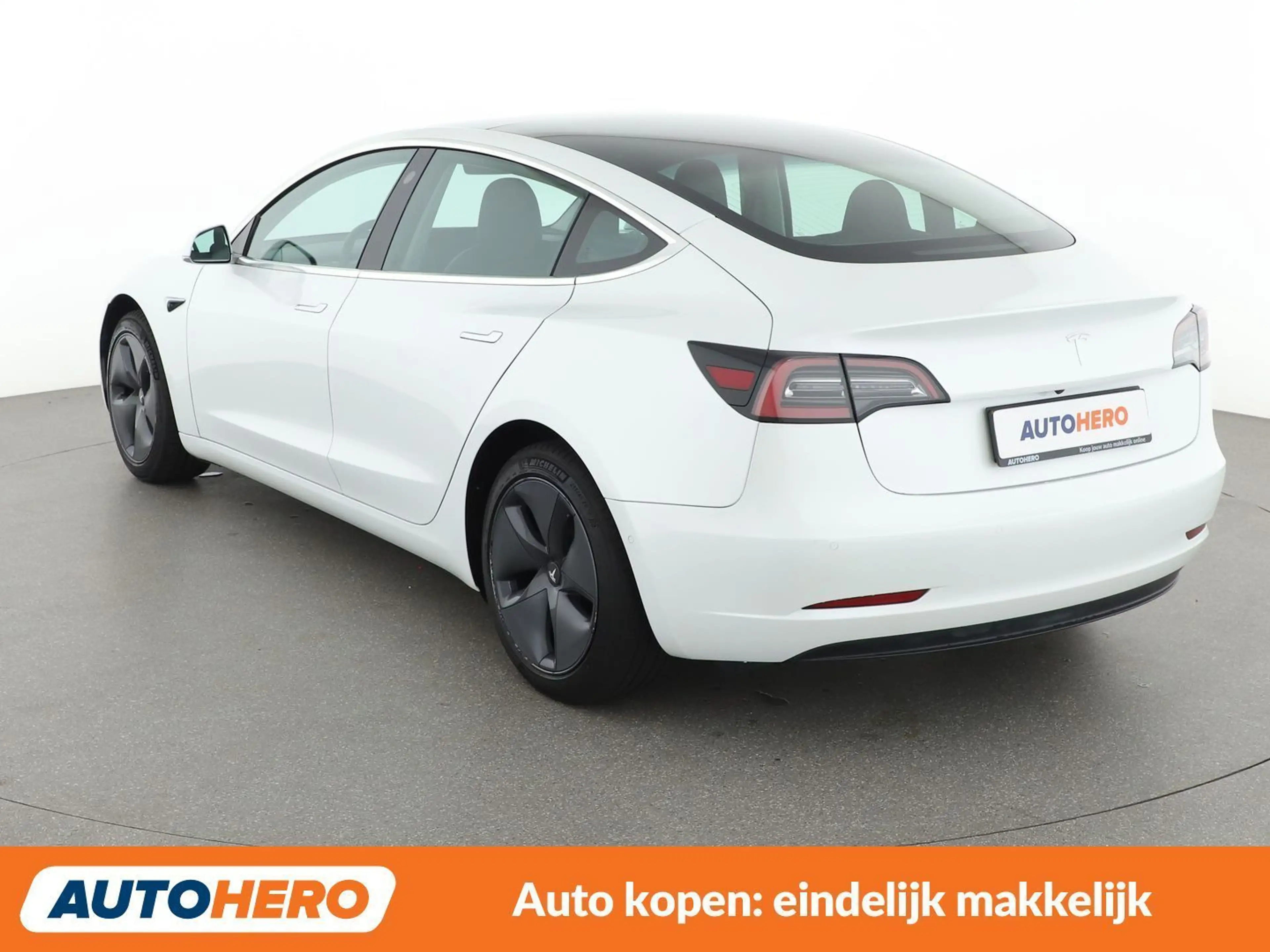 Tesla Model 3 Standard Range Plus — photo 4