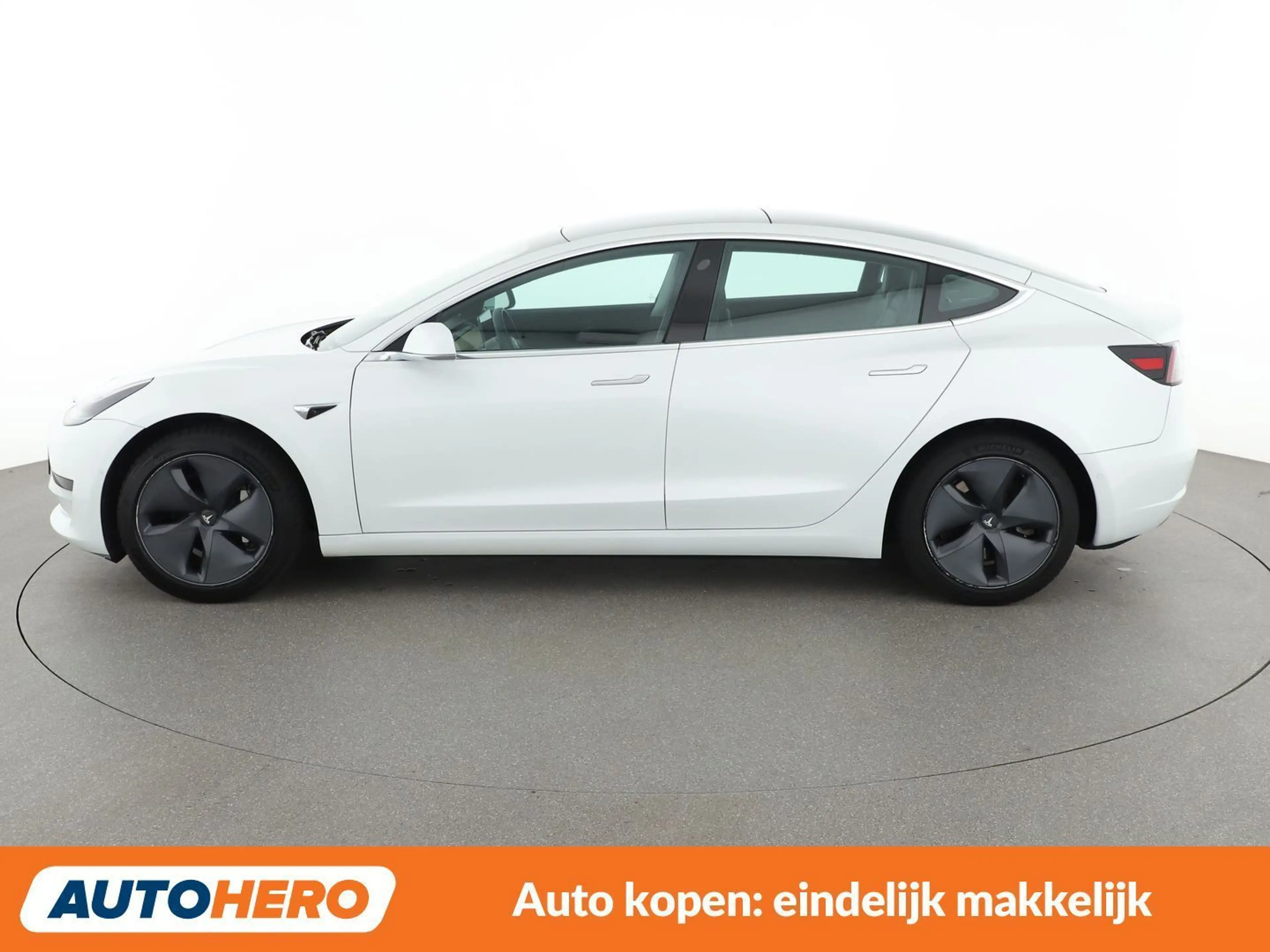 Tesla Model 3 Standard Range Plus — photo 3