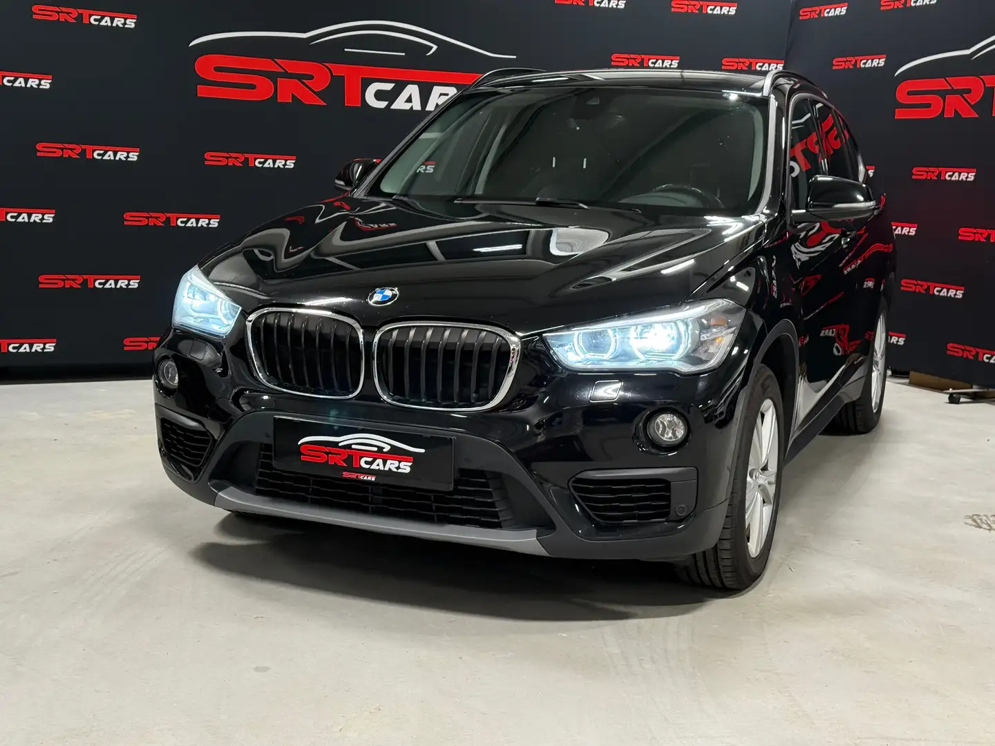 BMW X1 xDrive 18d Automatik*LED*Navi*Kamera*AHK*KeylessGo Noir - 2