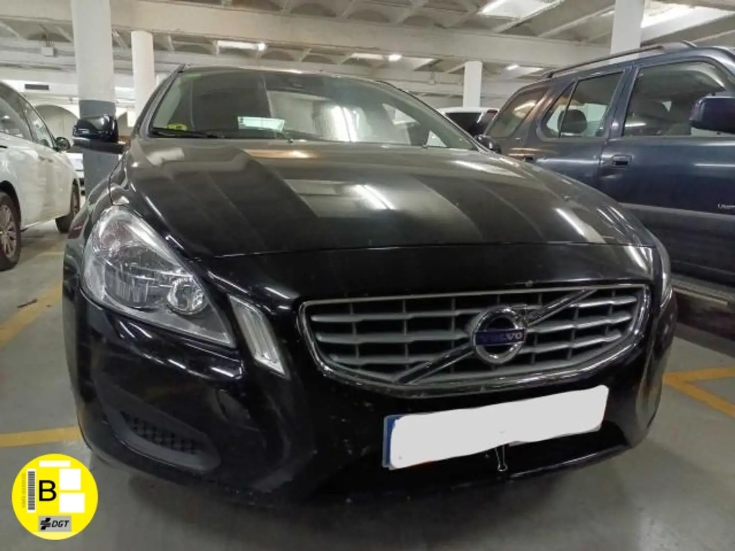 Volvo V60 Kinetic D3 163 CV Geartronic Zwart - 2