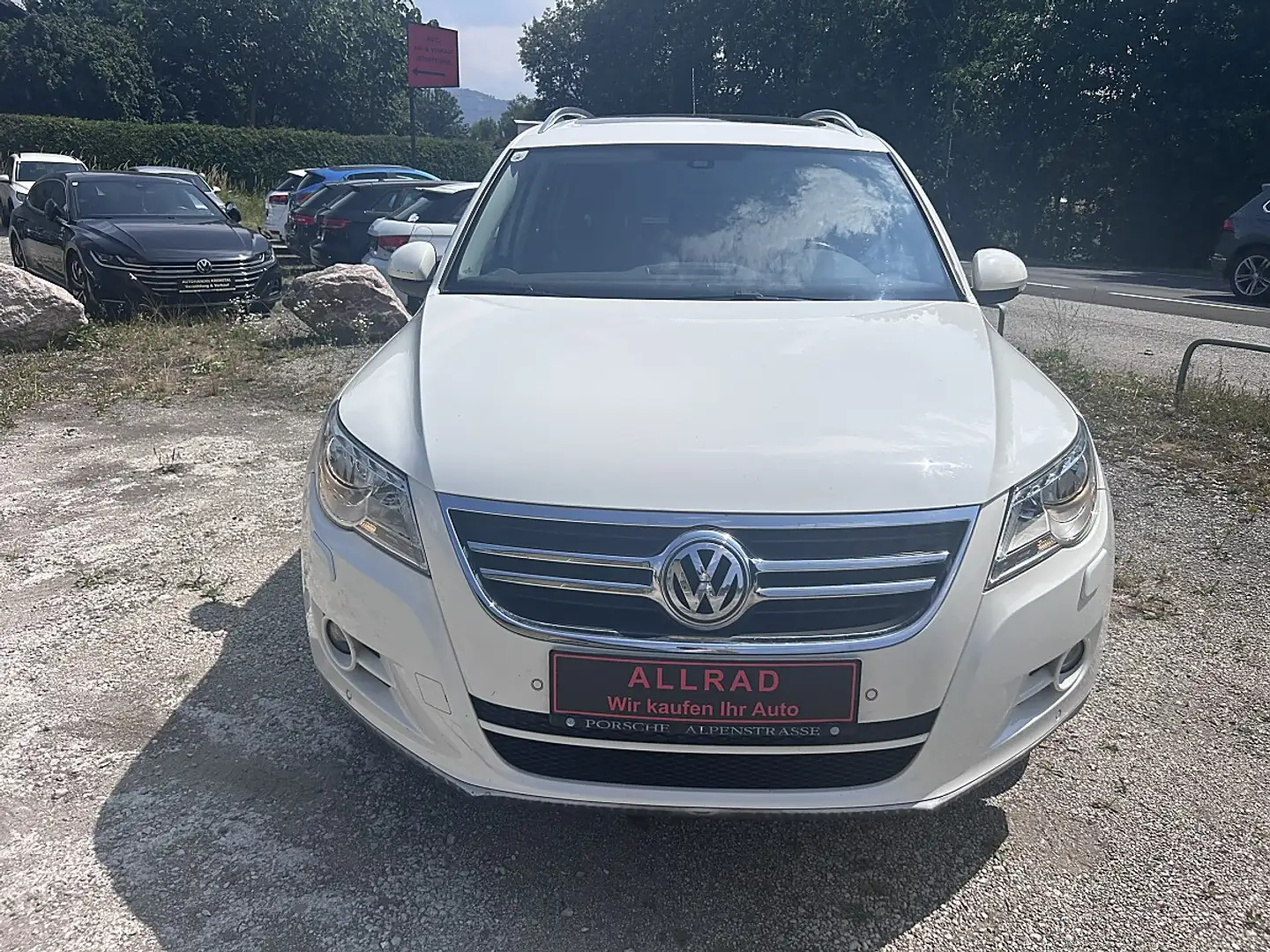 Volkswagen Tiguan 2,0 TDI 4Motion DPF Weiß - 2