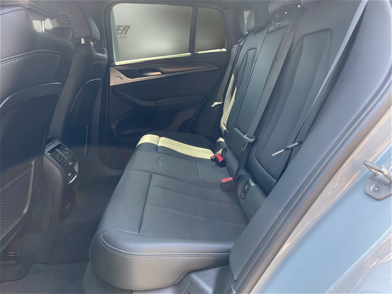 BMW X4 xDrive20i M Sportpaket // aktive Geschwindigkeitsr — photo 11