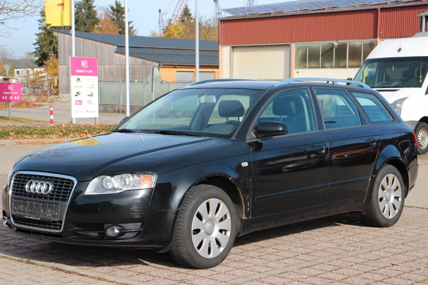 Audi A4 Avant 2.0TDI # Xenon, Leder, AHK # TÜV 09.26 Schwarz - 1
