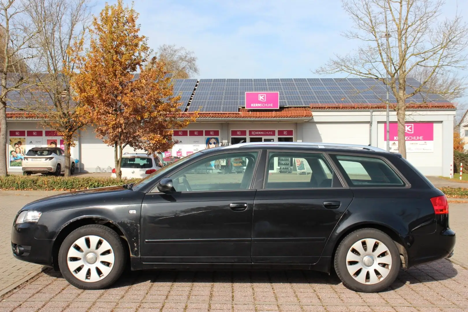 Audi A4 Avant 2.0TDI # Xenon, Leder, AHK # TÜV 09.26 Schwarz - 2