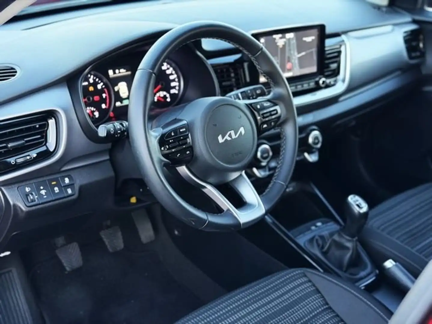 Kia Stonic 1.0 T-GDi MHEV iMT 74 kW Rojo - 2