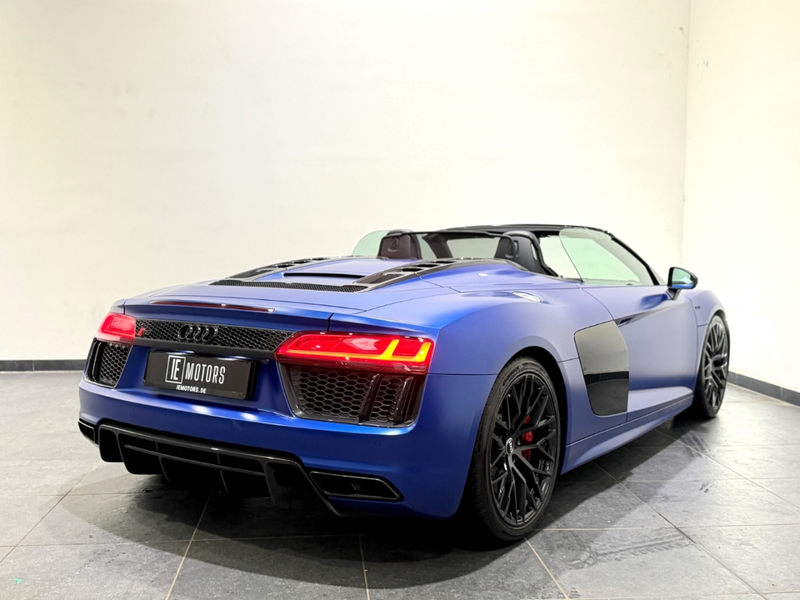 Audi R8 Spyder 5.2 FSI quattro/KAMERA/SPORTAUSPUFF/BO — photo 4