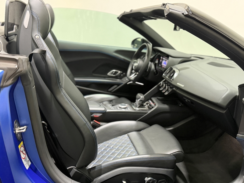 Audi R8 Spyder 5.2 FSI quattro/KAMERA/SPORTAUSPUFF/BO — photo 11