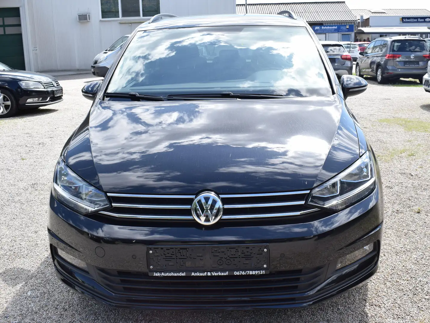 Volkswagen Touran 2,0 SCR TDI Comfortline Schwarz - 2