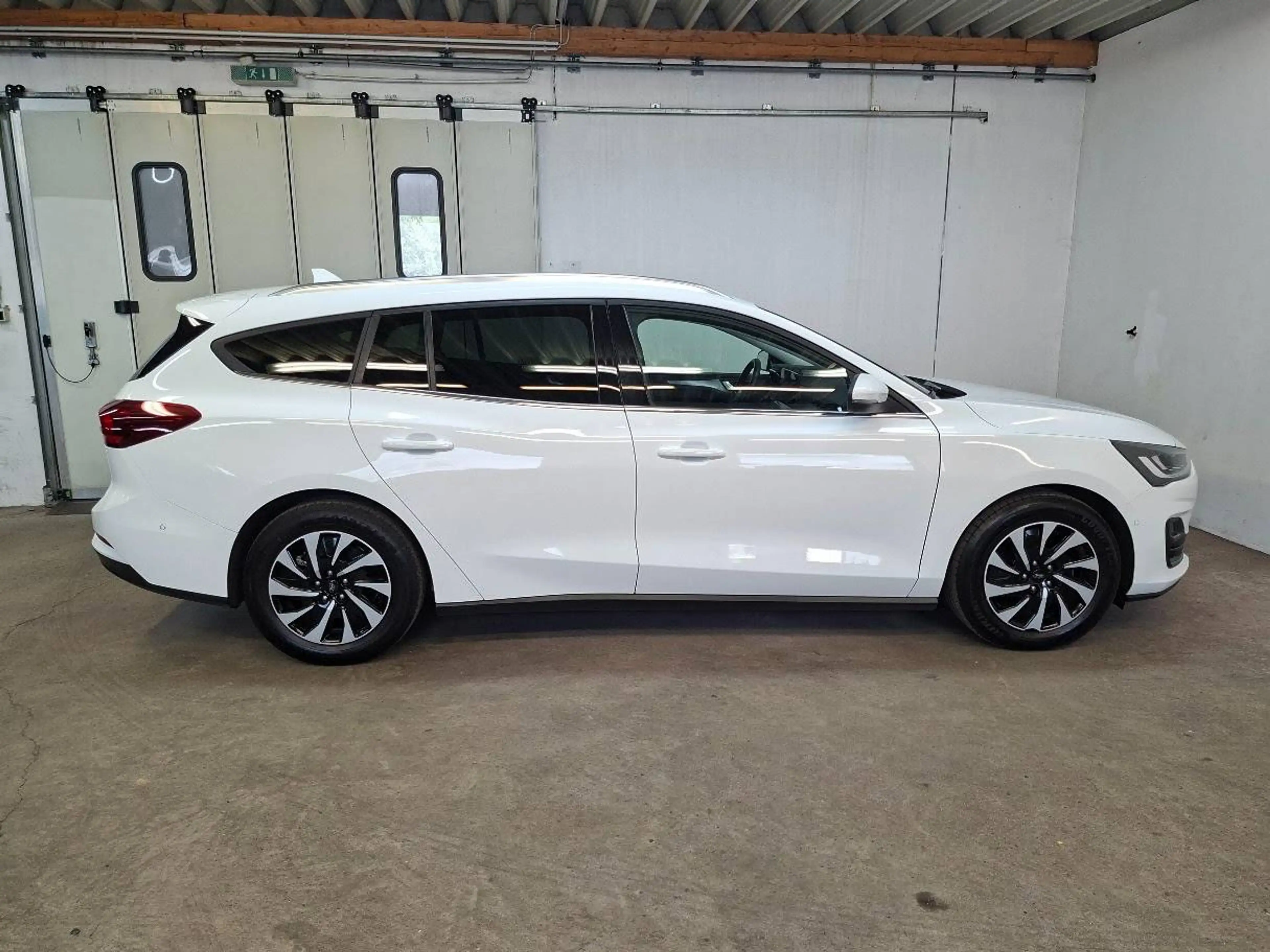 Ford Focus Kombi 1.5 EcoBlue Titanium Aut. AHK, Winter-Paket — photo 4