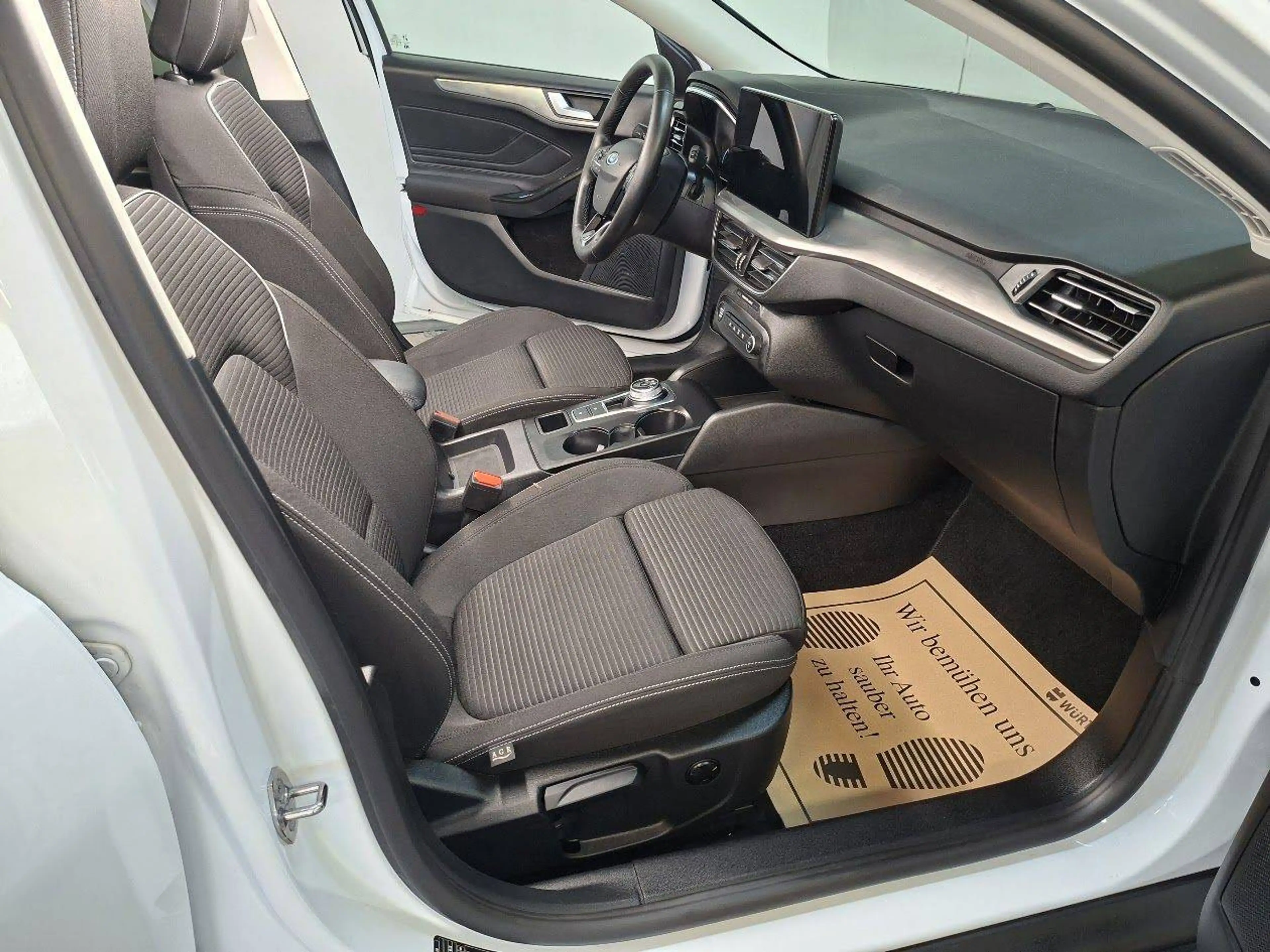 Ford Focus Kombi 1.5 EcoBlue Titanium Aut. AHK, Winter-Paket — photo 9