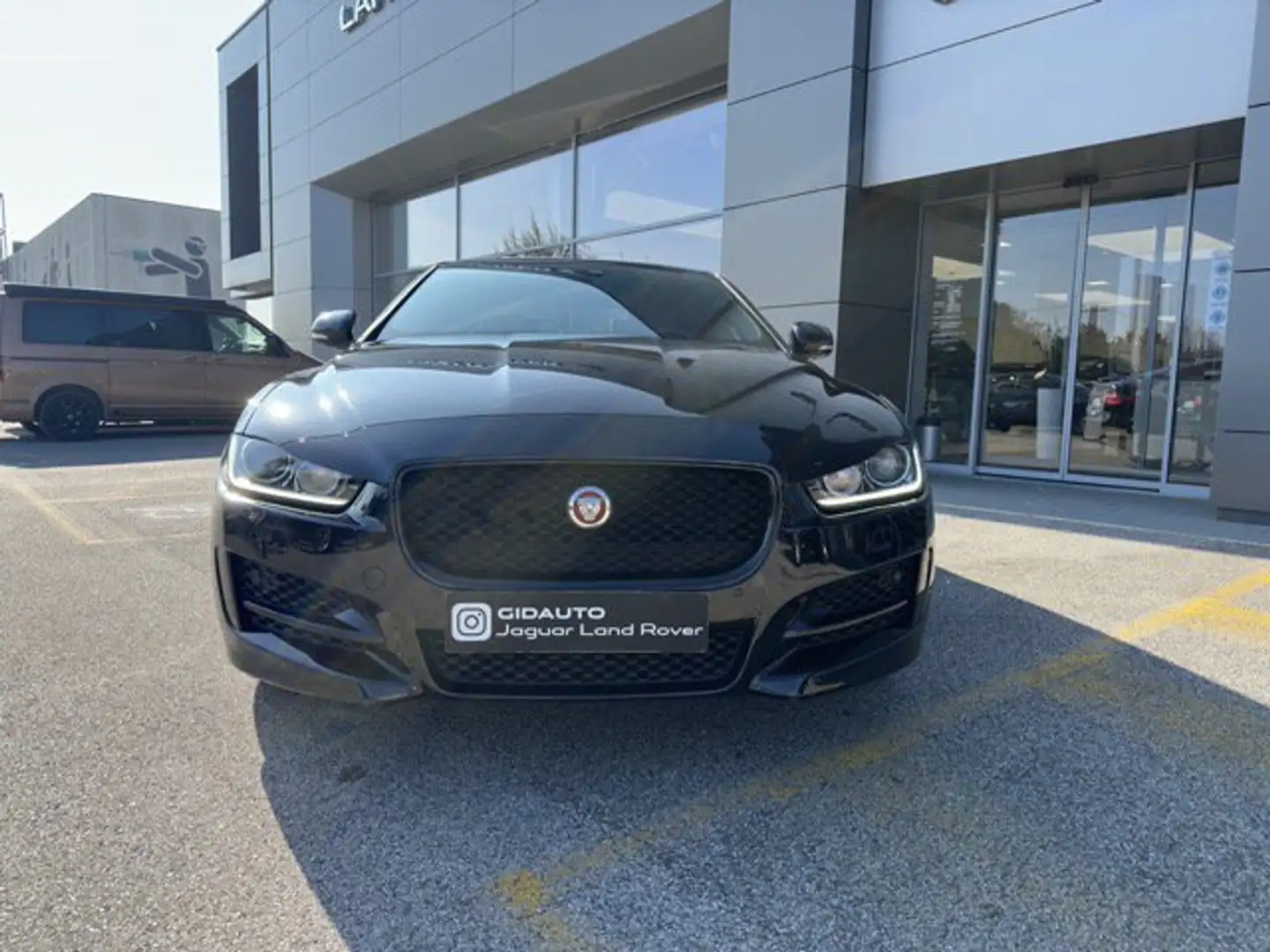 Jaguar XE D180 AWD R-Sport Uniproprietario Nero - 2