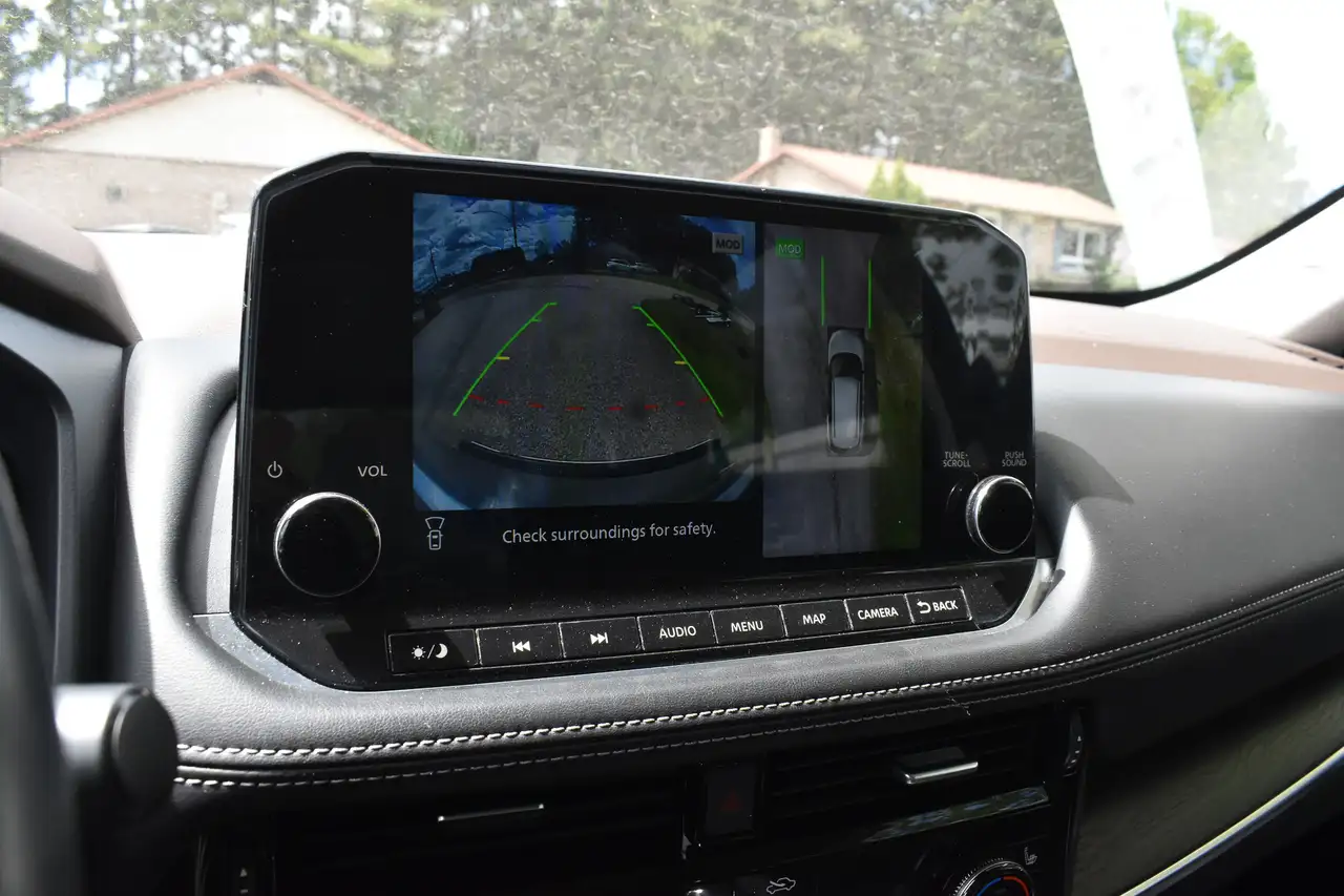 Nissan Rogue снимка Nissan Rogue