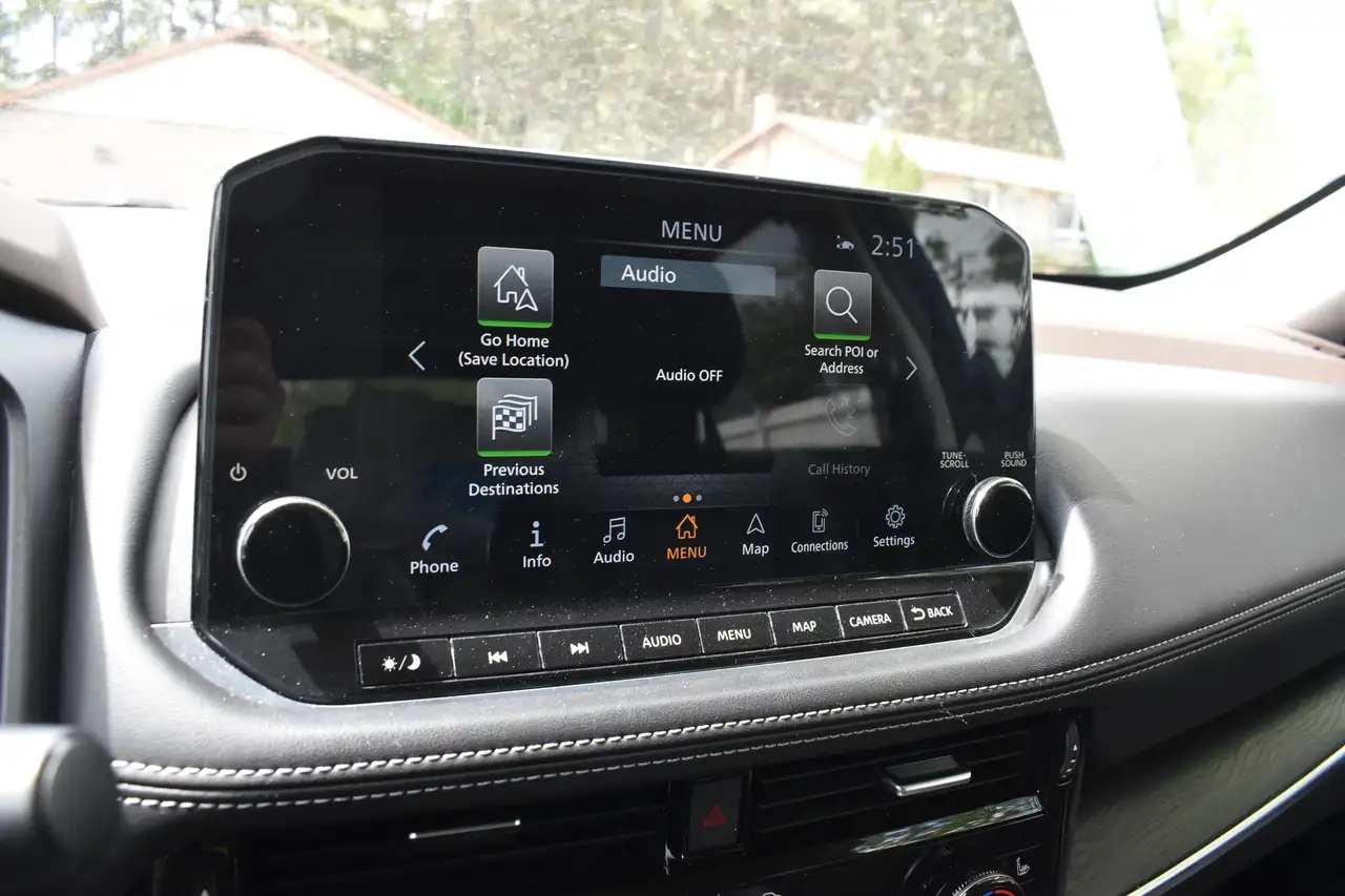 Nissan Rogue снимка Nissan Rogue