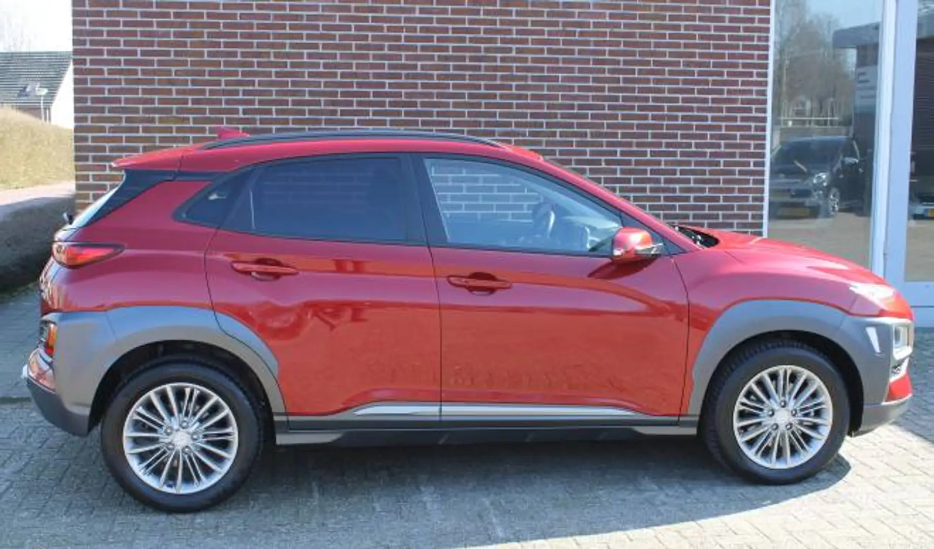 Hyundai KONA 1.6 T-GDI 176pk 4WD DCT Fashion Rouge - 2