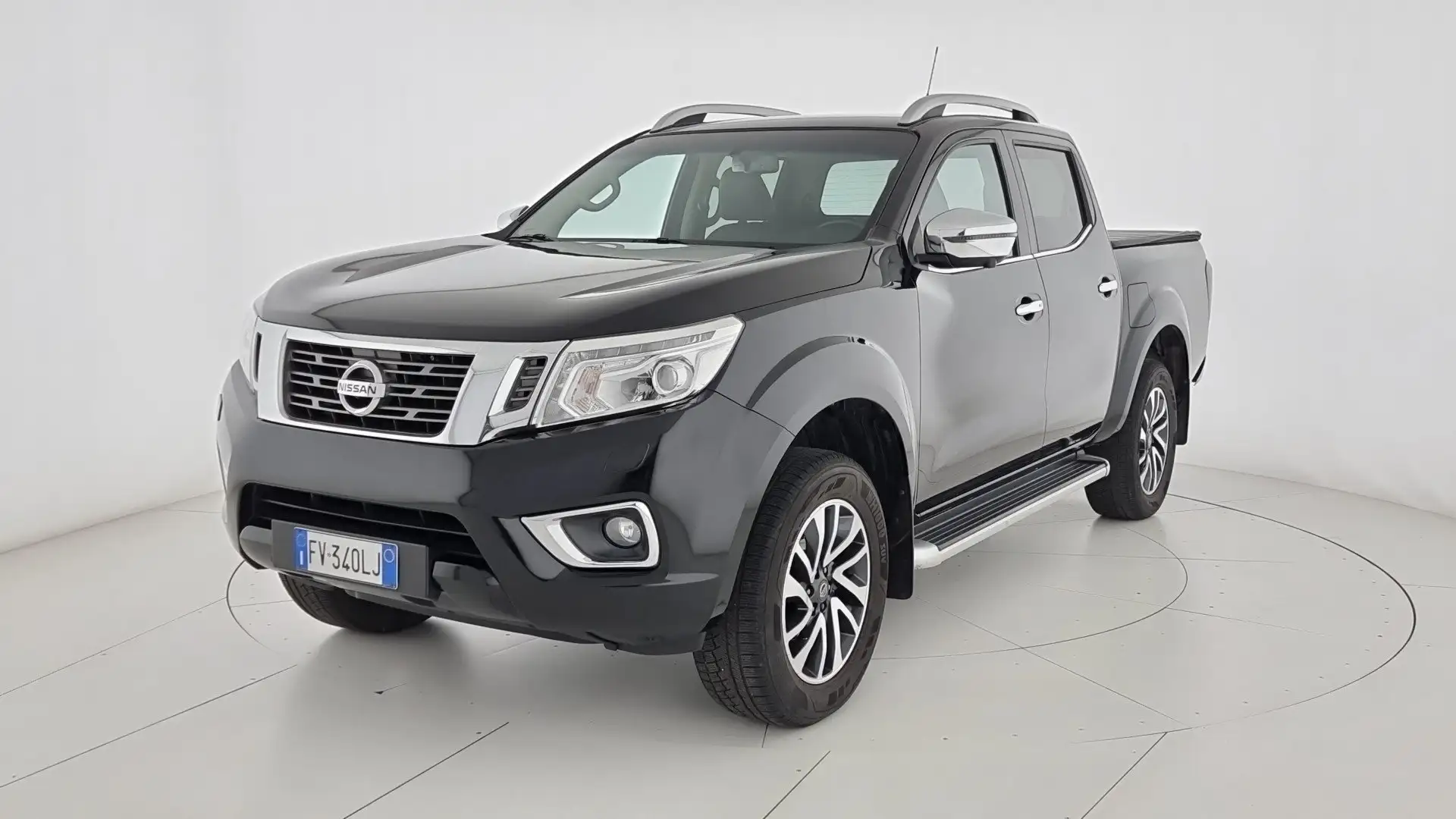 Nissan NP300 2.3 dCi 4WD Double Cab Gancio Traino N1 Autocarro Schwarz - 1