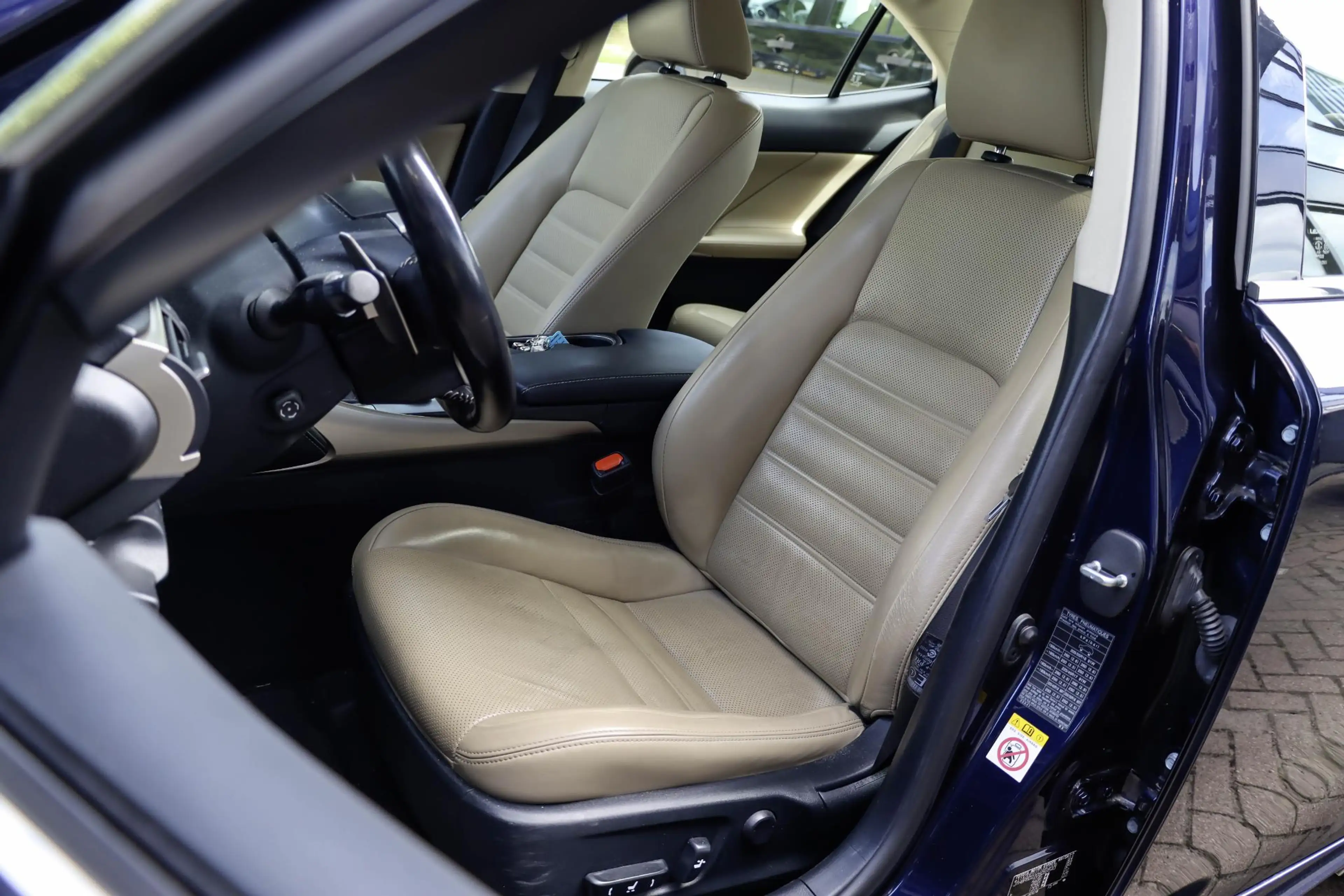 Lexus IS 300 300h Hybrid Luxury Line | Mark Levinson | Stoelkoe — photo 5