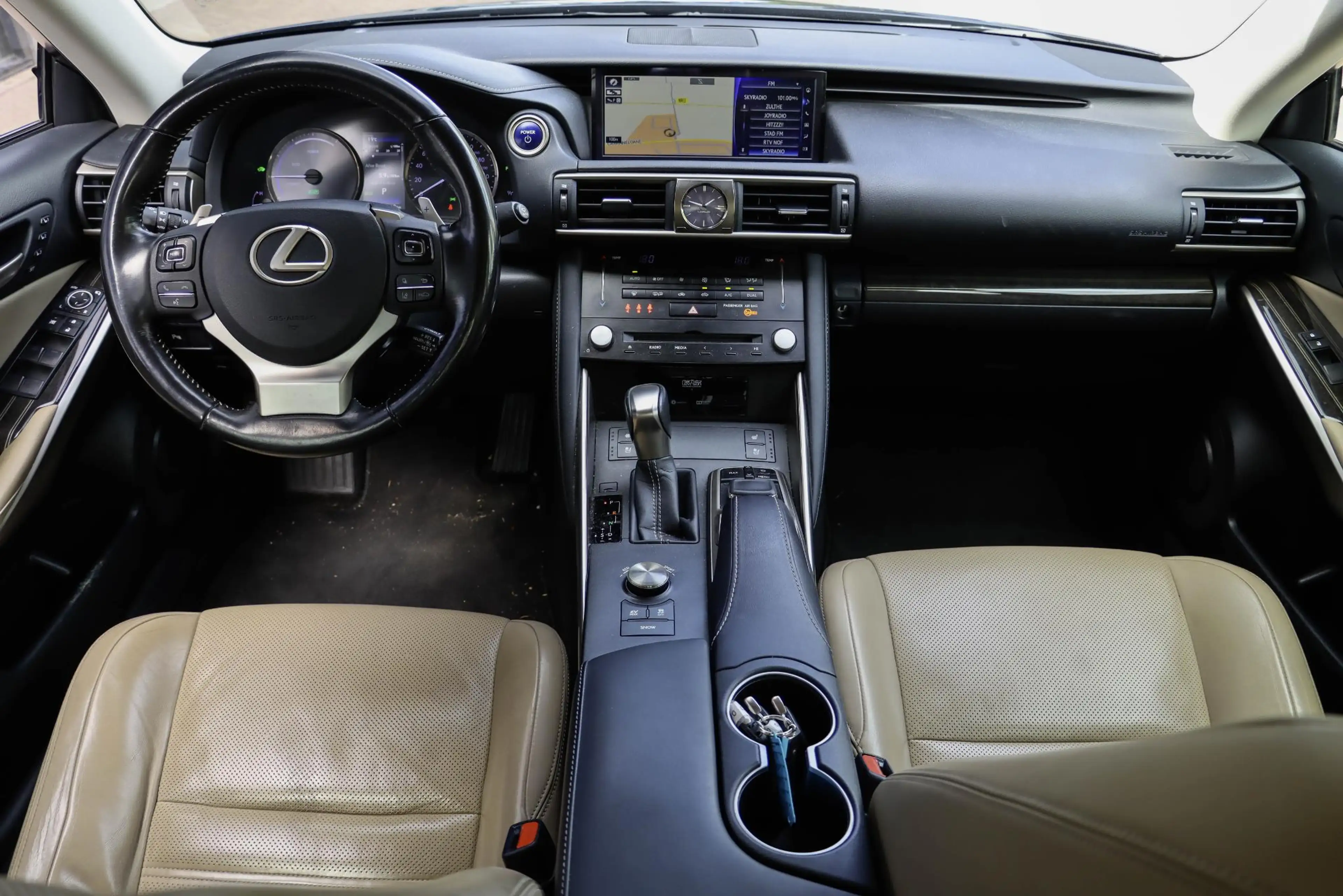 Lexus IS 300 300h Hybrid Luxury Line | Mark Levinson | Stoelkoe — photo 7