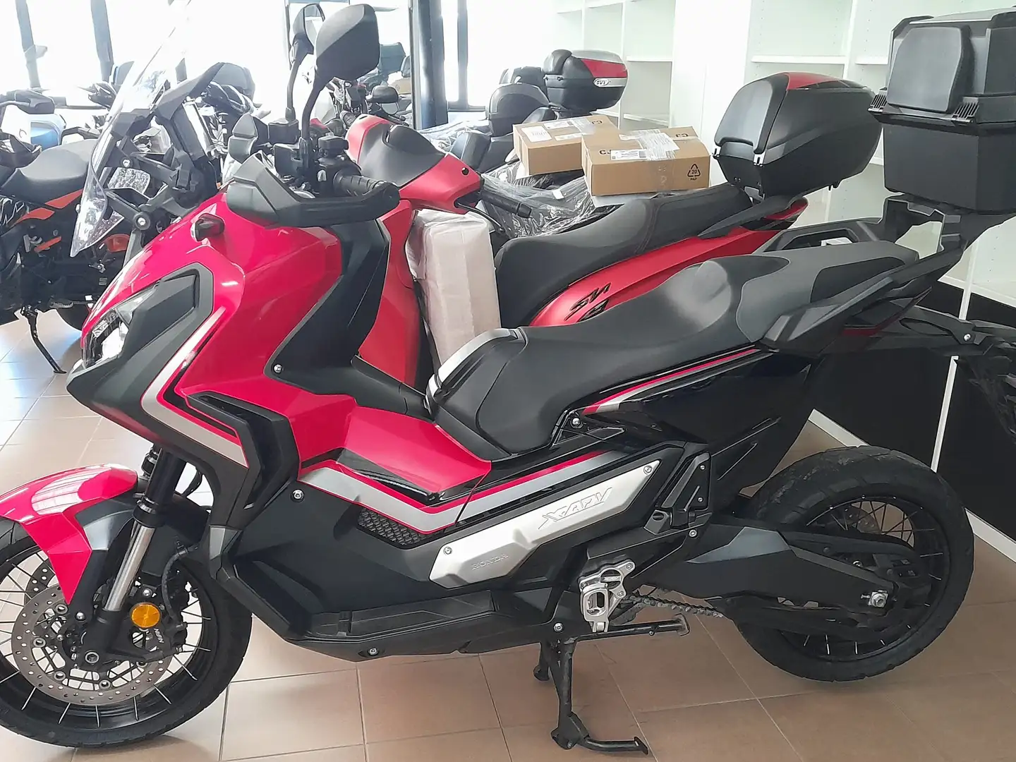 Honda X-ADV Roşu - 1