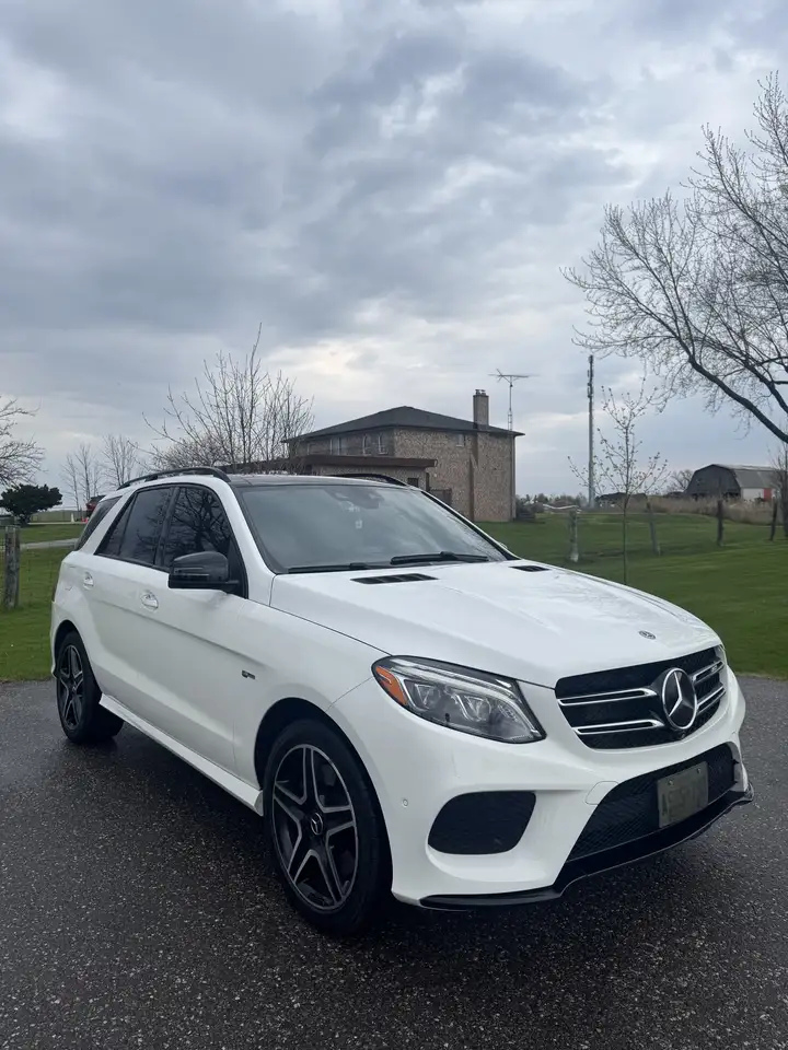 Mercedes-Benz GLE снимка Mercedes-Benz GLE