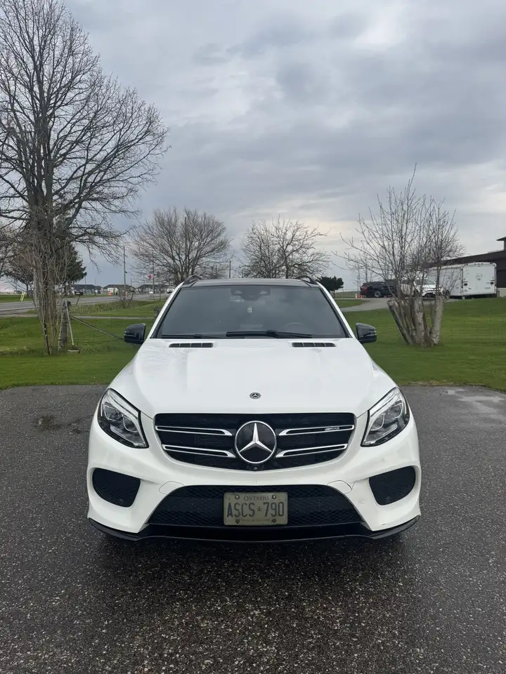 Mercedes-Benz GLE снимка Mercedes-Benz GLE