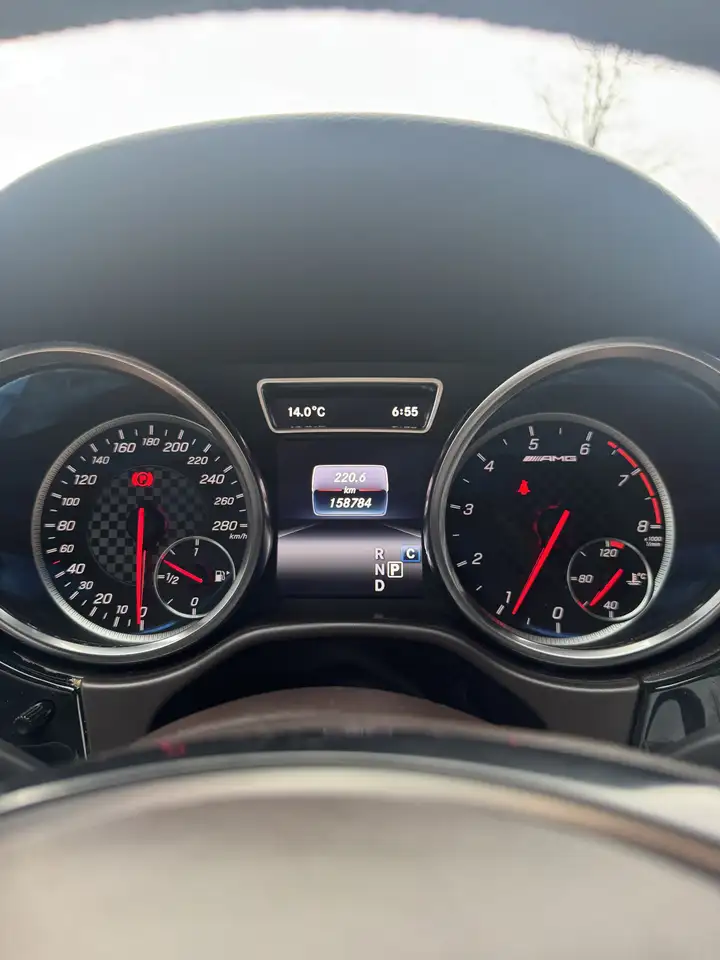 Mercedes-Benz GLE снимка Mercedes-Benz GLE