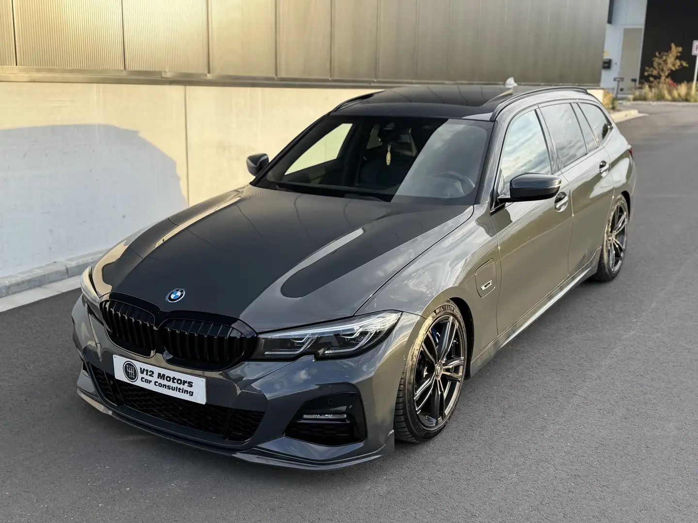 BMW 330 Touring 330eAS PHEV Gris - 1