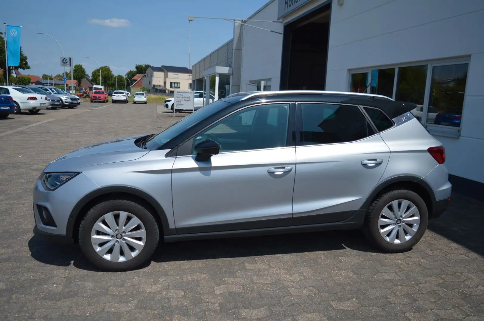 SEAT Arona Xcellence 1.0TSI LED SHZ DAB+NAVI Zilver - 2