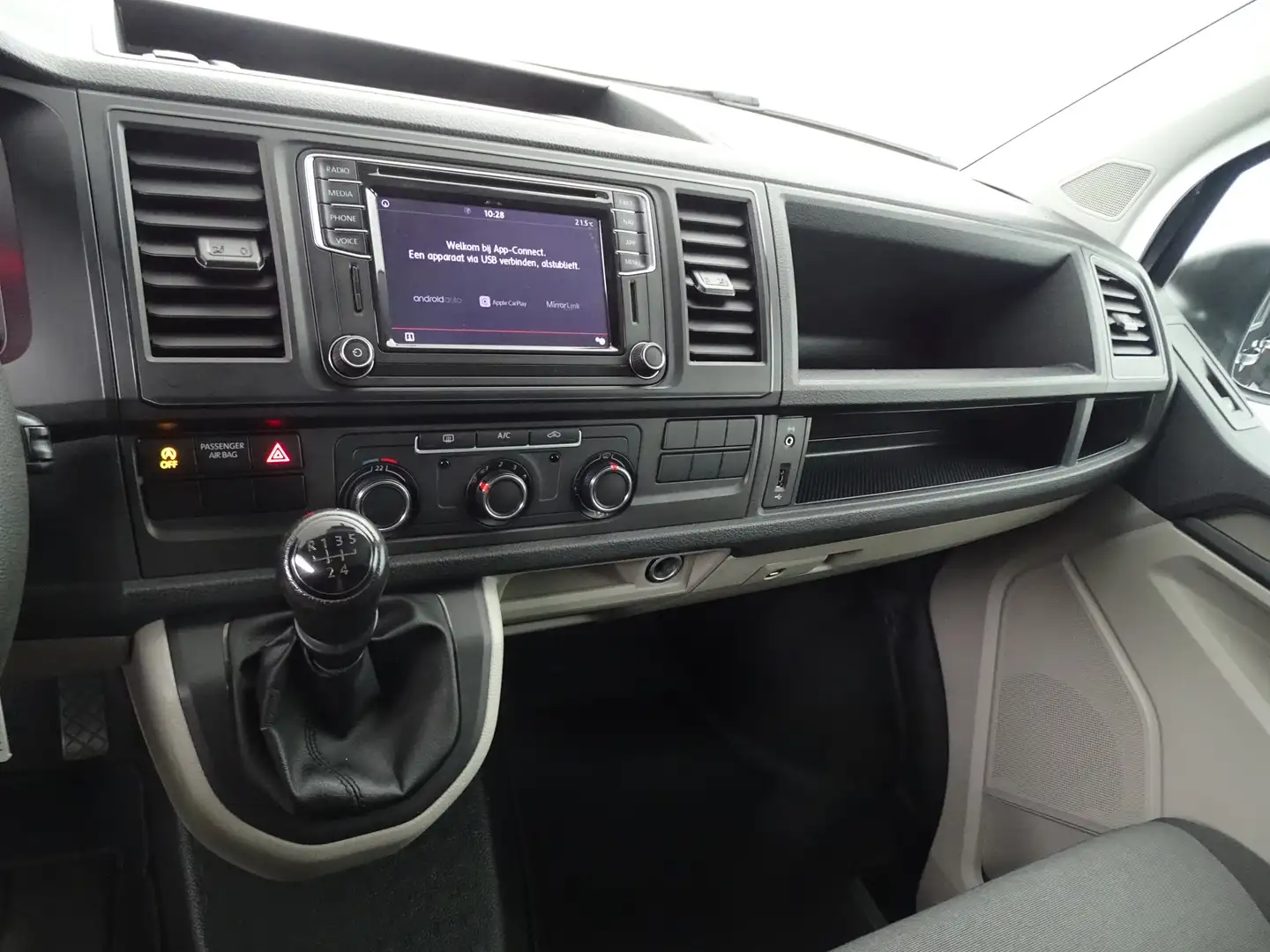 Volkswagen T6 Transporter 2.0 TDI L1H1 Comfortline 145dKM Airco, Imperiaal n Noir - 2