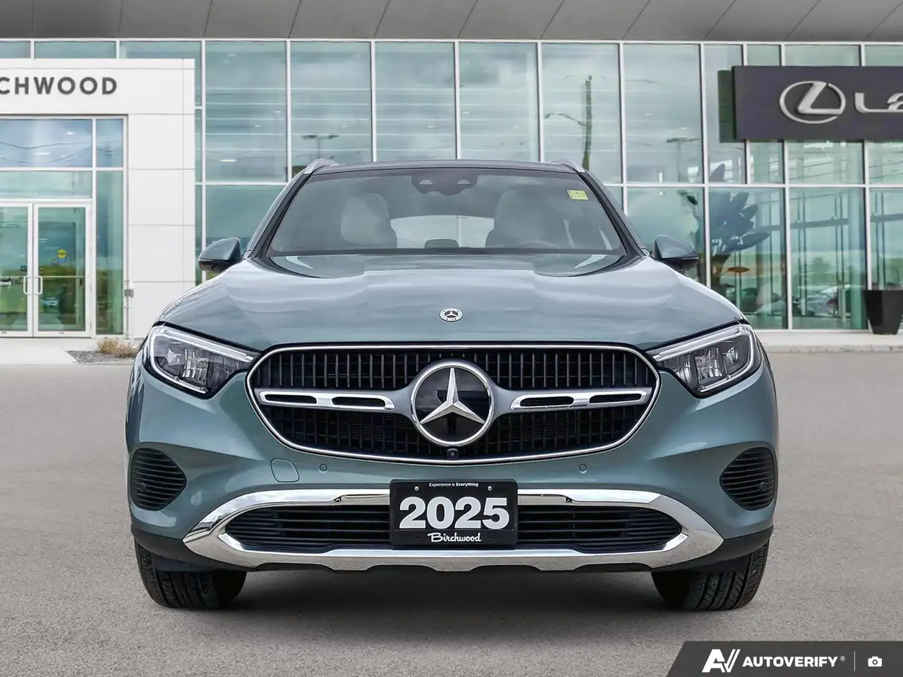 Mercedes-Benz GLC снимка Mercedes-Benz GLC