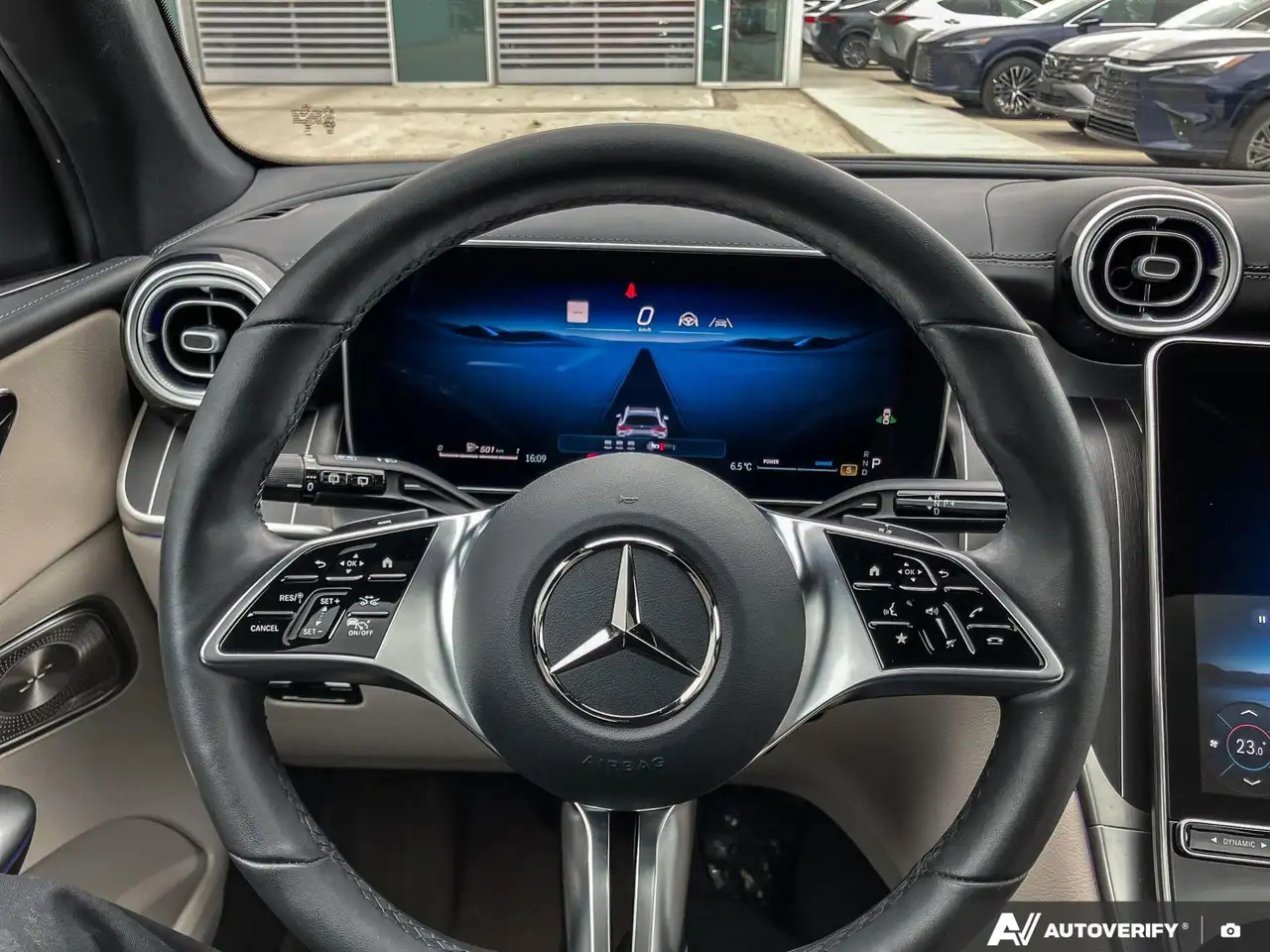 Mercedes-Benz GLC снимка Mercedes-Benz GLC