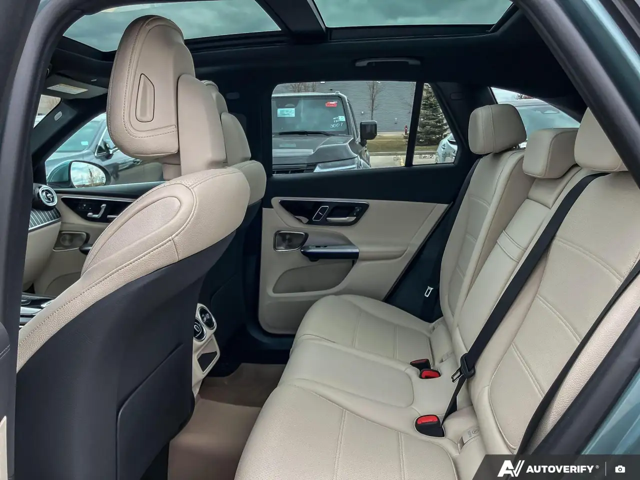 Mercedes-Benz GLC снимка Mercedes-Benz GLC