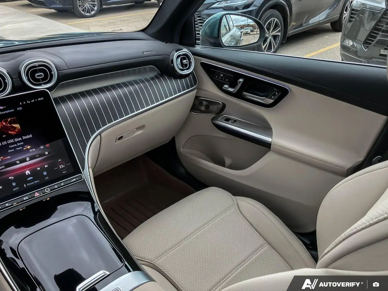 Mercedes-Benz GLC снимка Mercedes-Benz GLC