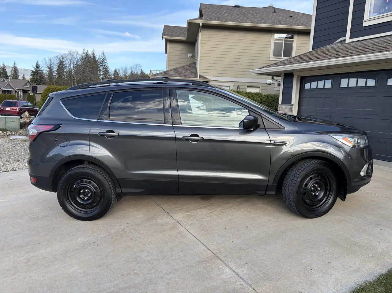 Ford Escape снимка Ford Escape