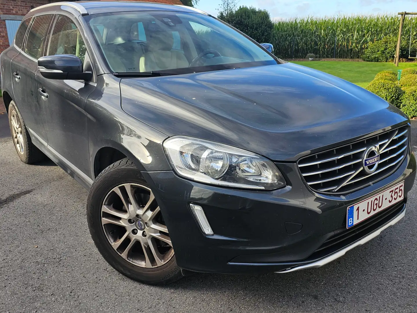 Volvo XC60 XC60 D3 Geartronic Summum Gris - 2