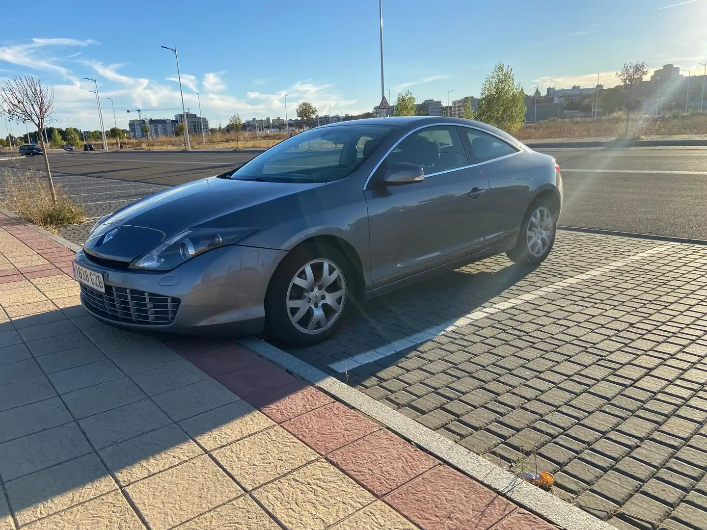 Renault Laguna Laguna Coupé 2.0dCi Emotion Plus Emotion Plus Gris - 1
