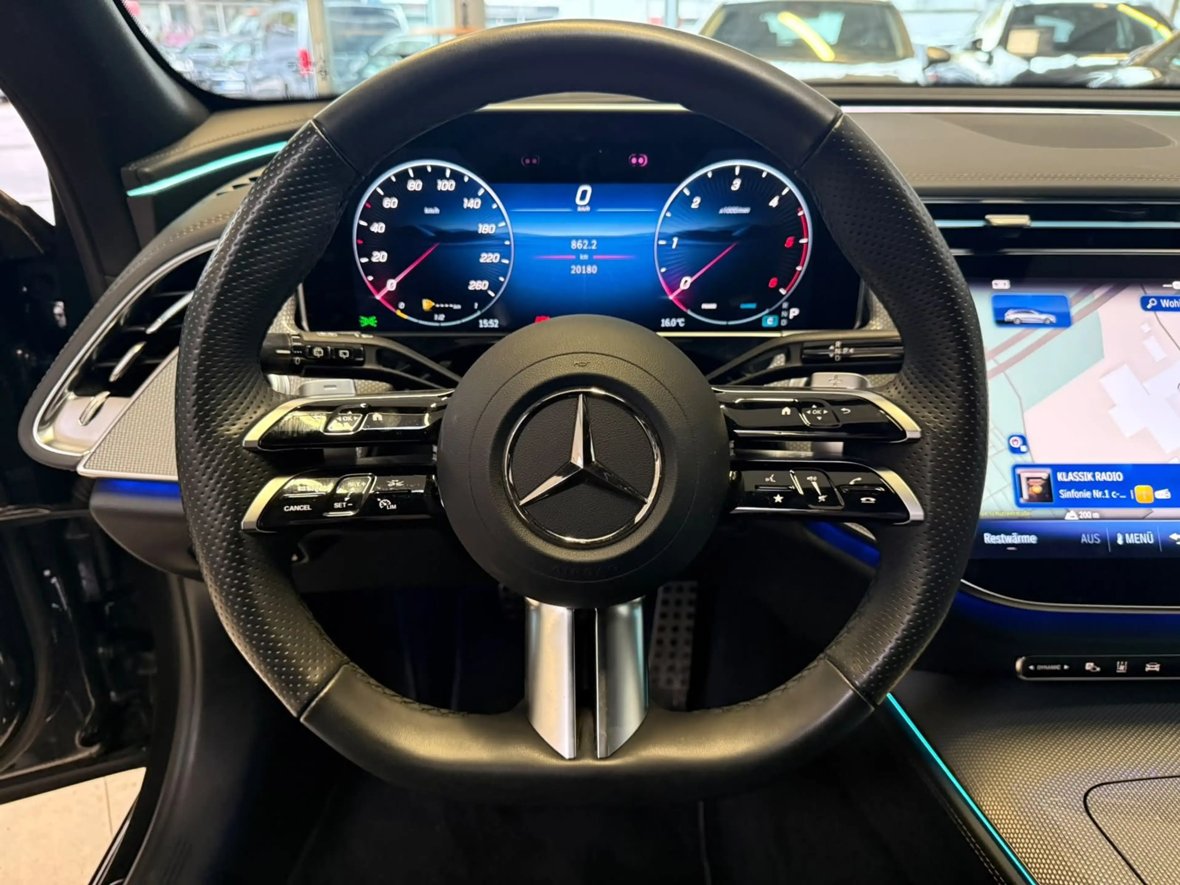 Mercedes-Benz E 220 d 4M T AMG+AIRMATIC+STHZ+PANO+BURM4D+HUD+3D — photo 9
