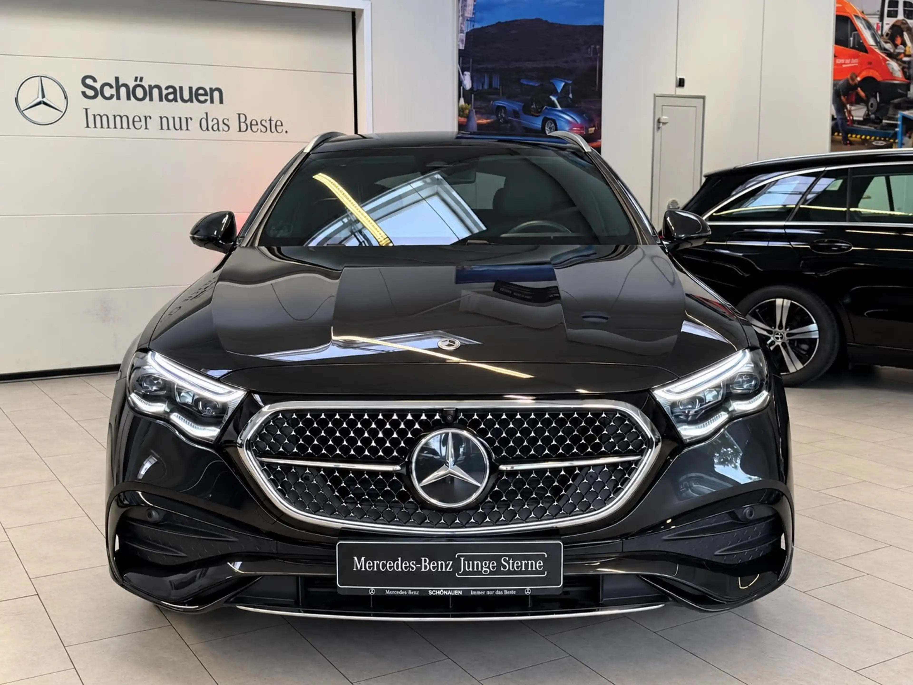 Mercedes-Benz E 220 d 4M T AMG+AIRMATIC+STHZ+PANO+BURM4D+HUD+3D — photo 2