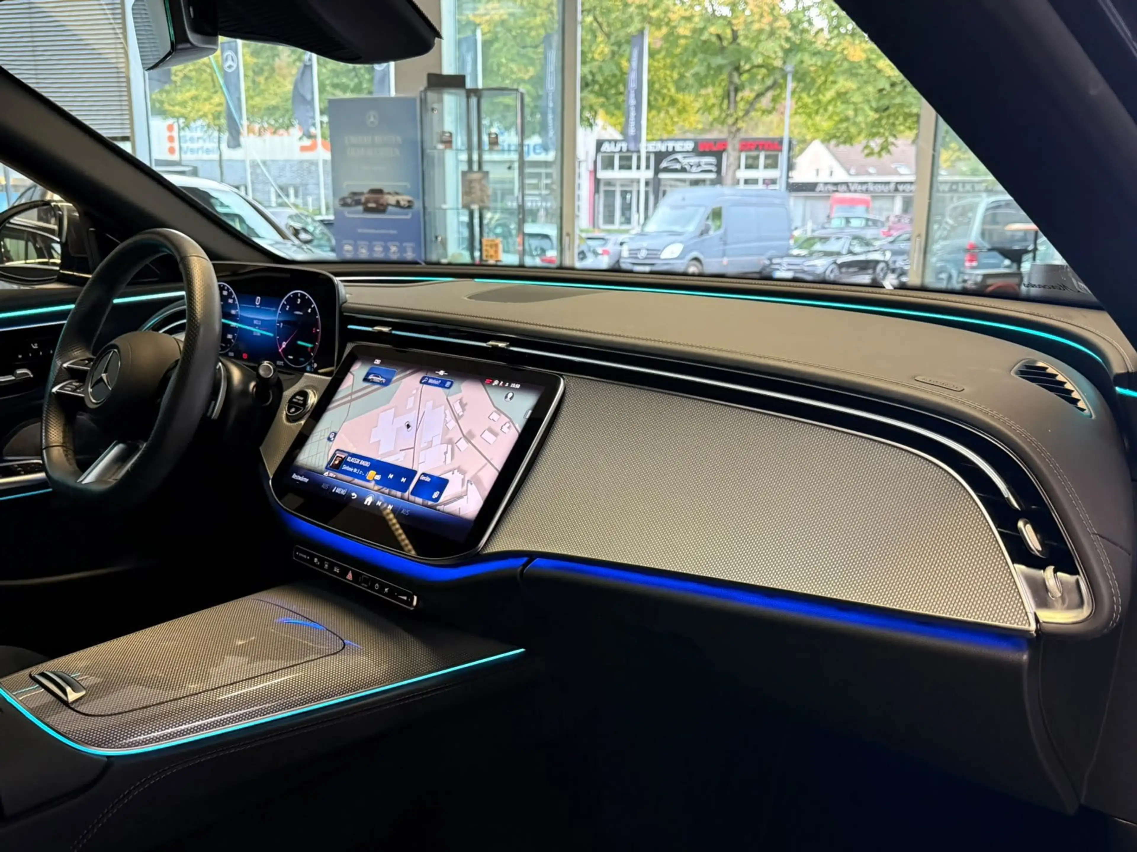 Mercedes-Benz E 220 d 4M T AMG+AIRMATIC+STHZ+PANO+BURM4D+HUD+3D — photo 10