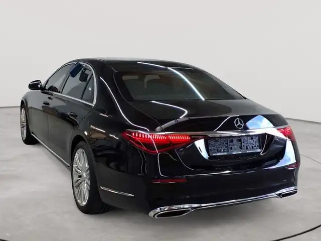 Mercedes-Benz Unknown Model view 5