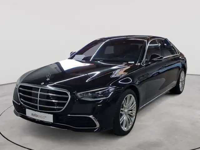 Mercedes-Benz Unknown Model view 2