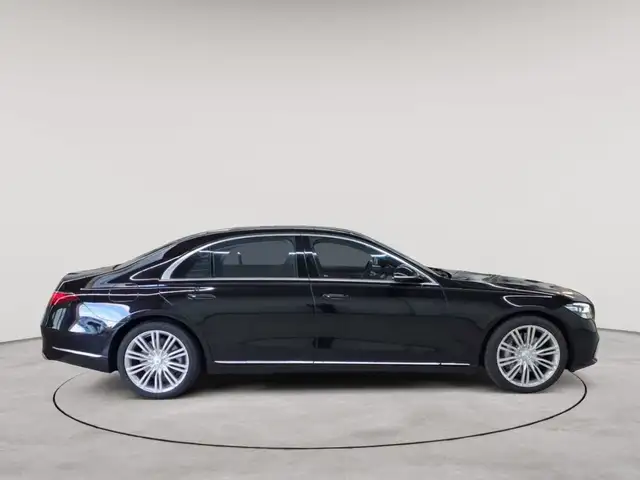 Mercedes-Benz Unknown Model view 3