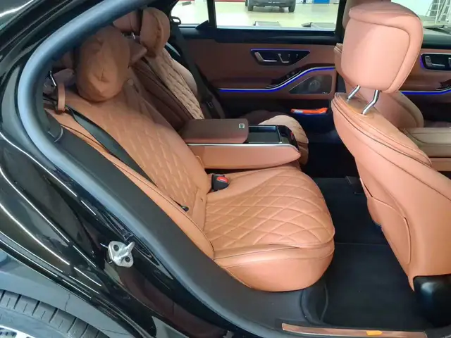 Mercedes-Benz Unknown Model view 14