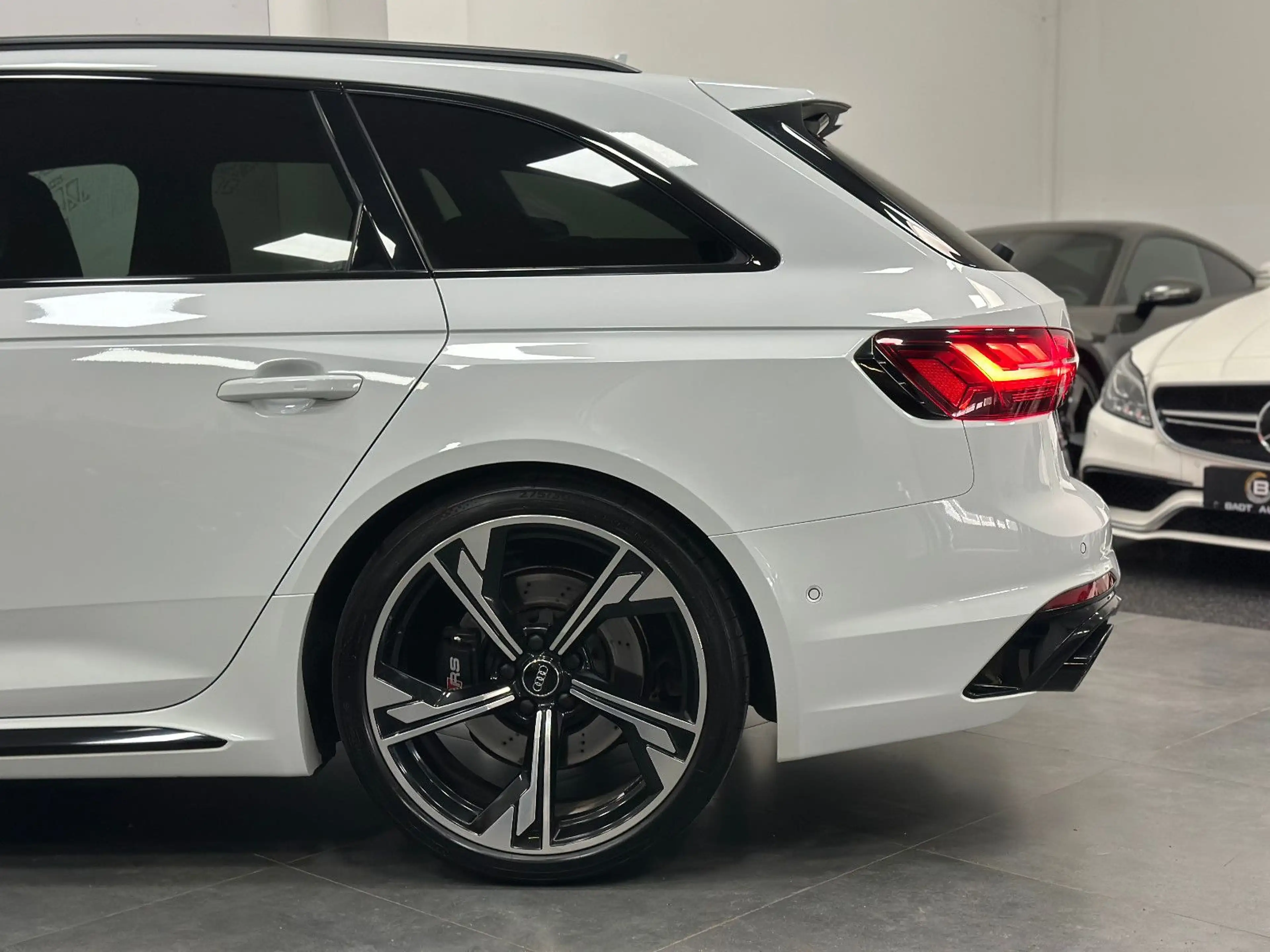 Audi RS4 RS 4 Avant 2.9 TFSI quattro*B&O*280KMH* — photo 8
