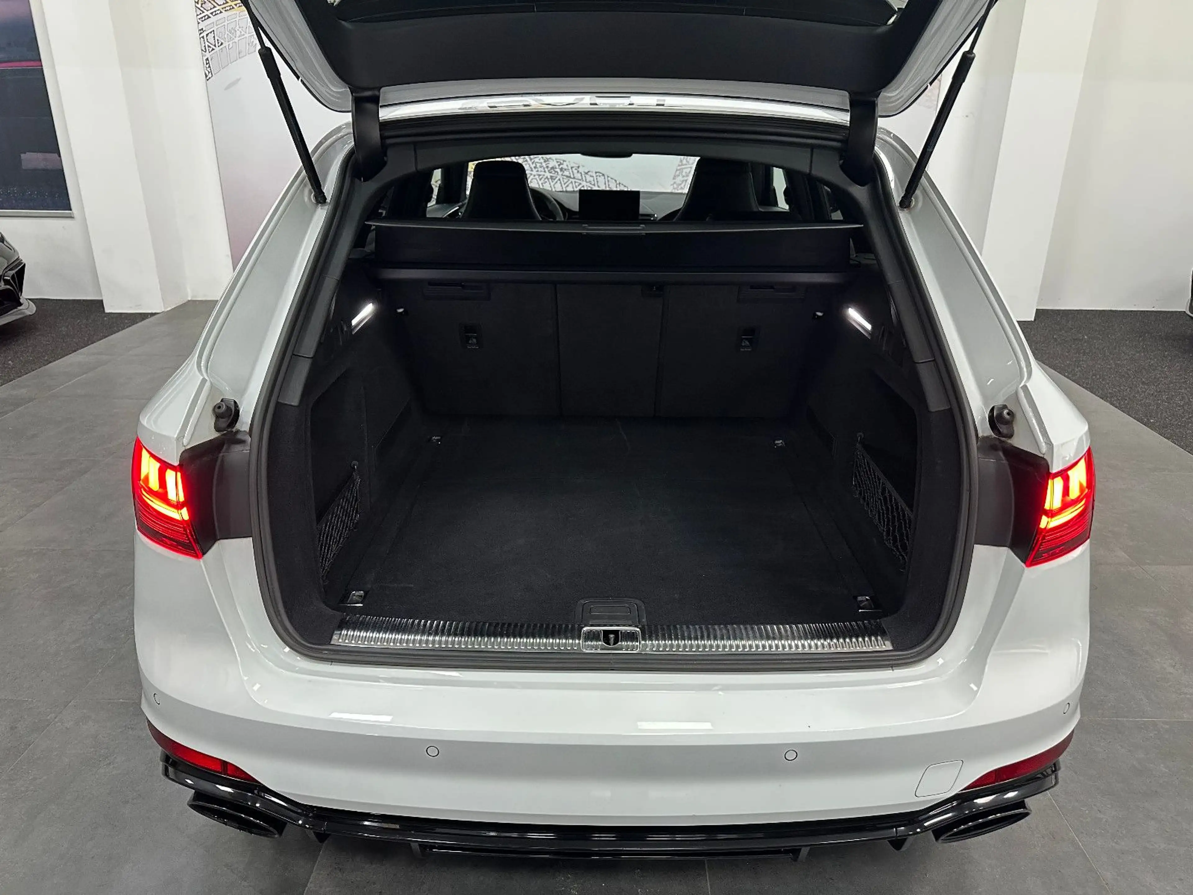Audi RS4 RS 4 Avant 2.9 TFSI quattro*B&O*280KMH* — photo 10